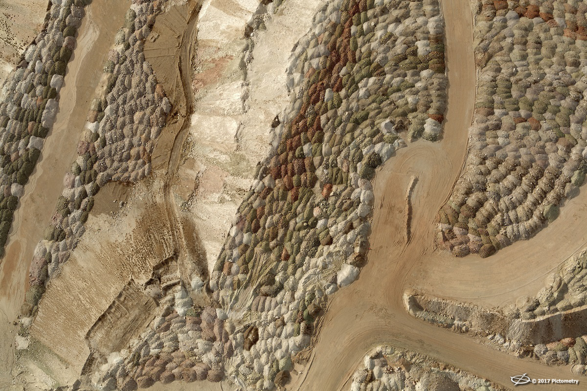 PrettyColoredSandFormations_NVHUMB085040NeighOrtho7309_161124