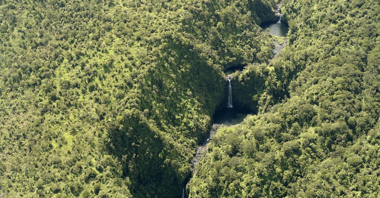 maui waterfall chain