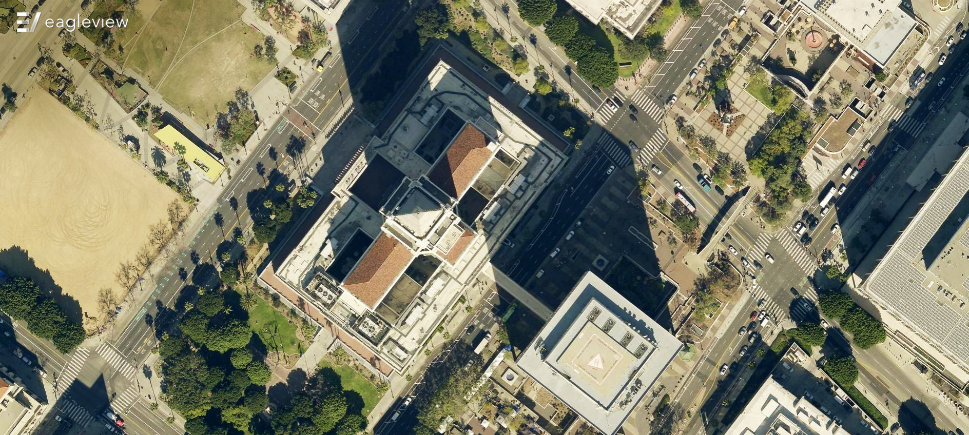 Three-tiered building